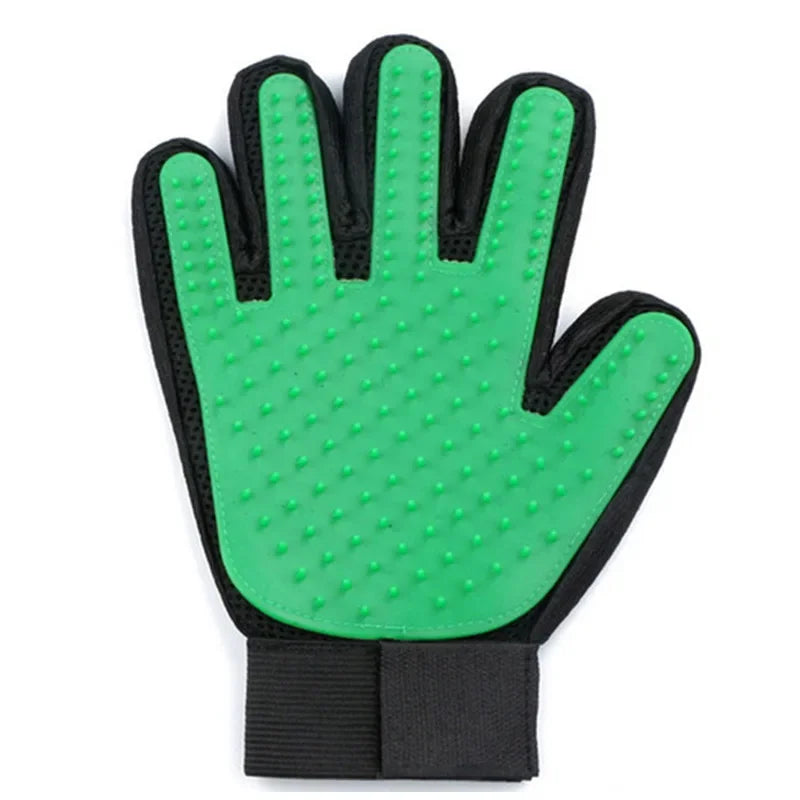 Gentle Pet Grooming Glove For Easy Hair Removal On Pets